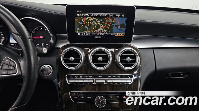 Mercedes-Benz C-Class 2018 — photo 20