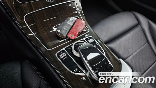 Mercedes-Benz C-Class 2018 — photo 24