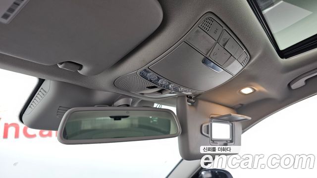 Mercedes-Benz C-Class 2018 — photo 25