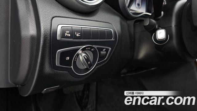 Mercedes-Benz C-Class 2018 — photo 26