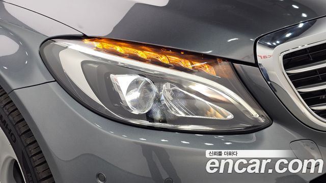 Mercedes-Benz C-Class 2018 — photo 8