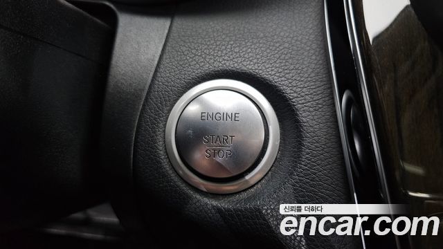 Mercedes-Benz C-Class 2018 — photo 29