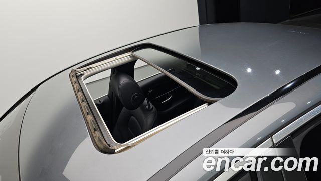 Mercedes-Benz C-Class 2018 — photo 30