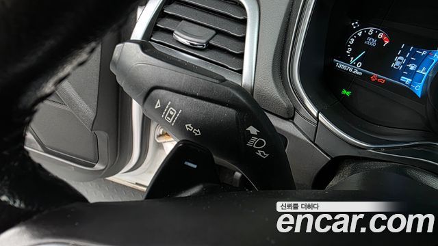 Ford Fusion 2015 — photo 16