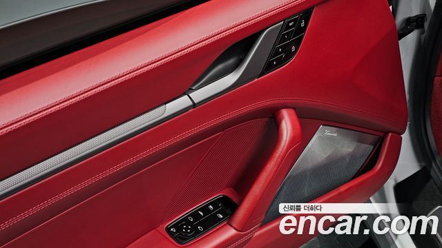Porsche 911 2020 — photo 24