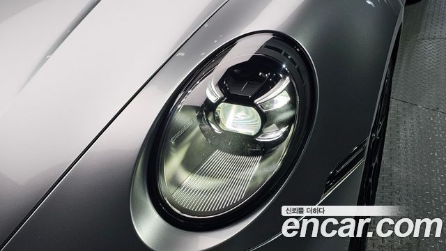 Porsche 911 2020 — photo 8