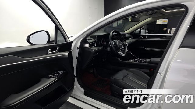 Kia K5 2023 — photo 10
