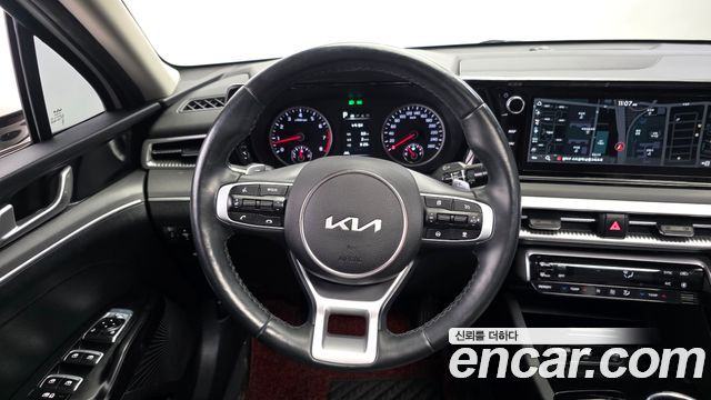 Kia K5 2023 — photo 13
