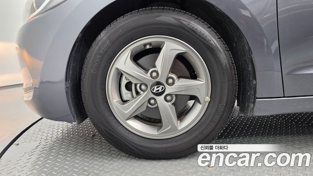 Hyundai AVANTE 2017 — photo 5