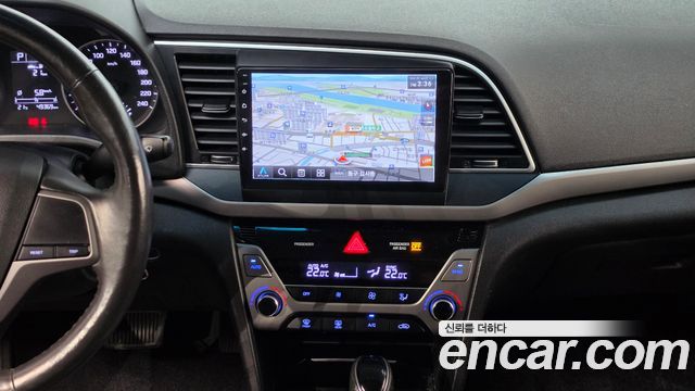 Hyundai AVANTE 2017 — photo 20
