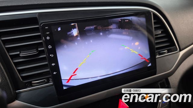 Hyundai AVANTE 2017 — photo 21