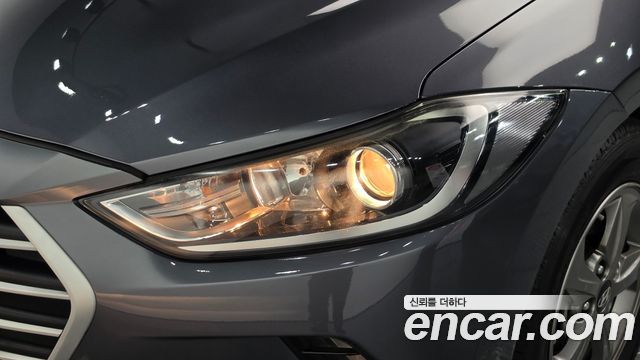 Hyundai AVANTE 2017 — photo 8