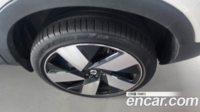 Volvo C40 2023 — photo 3