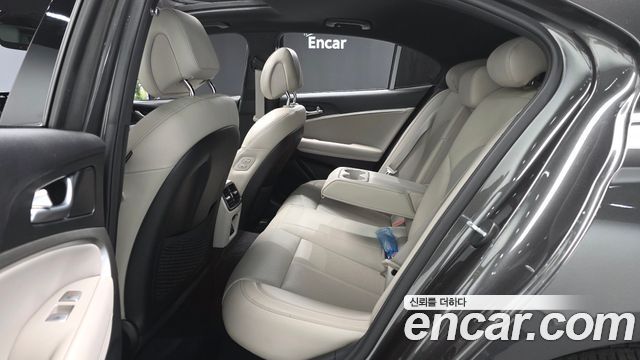 Genesis G70 2023 — photo 11