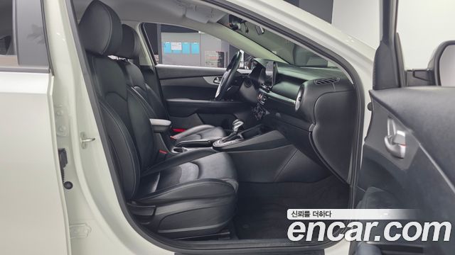 Kia K3 2021 — photo 17
