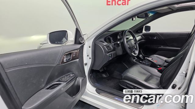 Honda Accord 2017 — photo 13