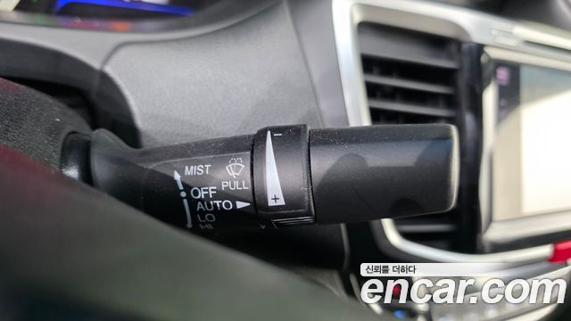 Honda Accord 2017 — photo 30