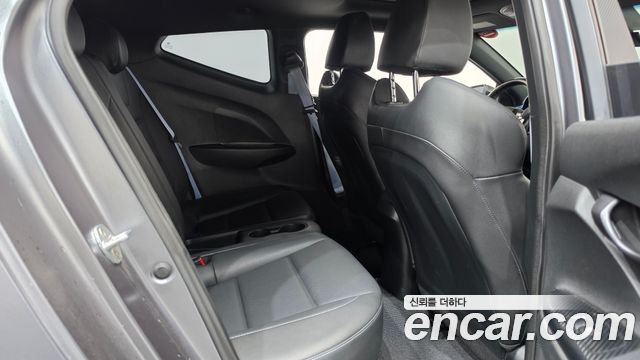 Hyundai Veloster 2019 — photo 12