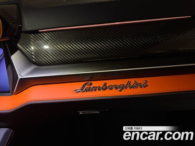 Lamborghini Urus 2025 — photo 13