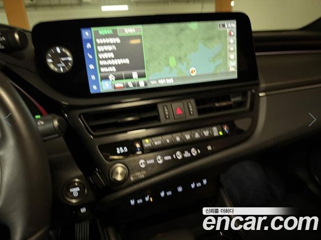 Lexus ES 2023 — photo 5