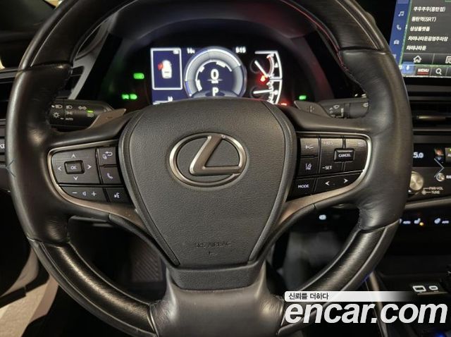Lexus ES 2023 — photo 7