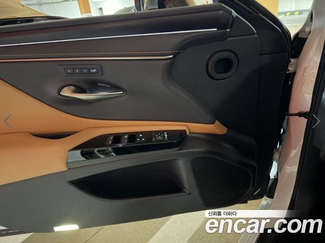 Lexus ES 2023 — photo 9