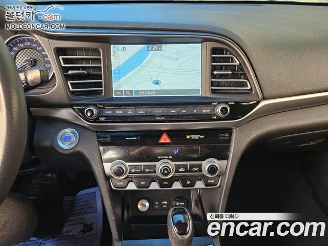 Hyundai AVANTE 2019 — photo 13