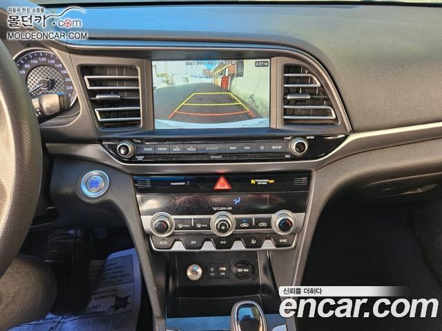 Hyundai AVANTE 2019 — photo 14