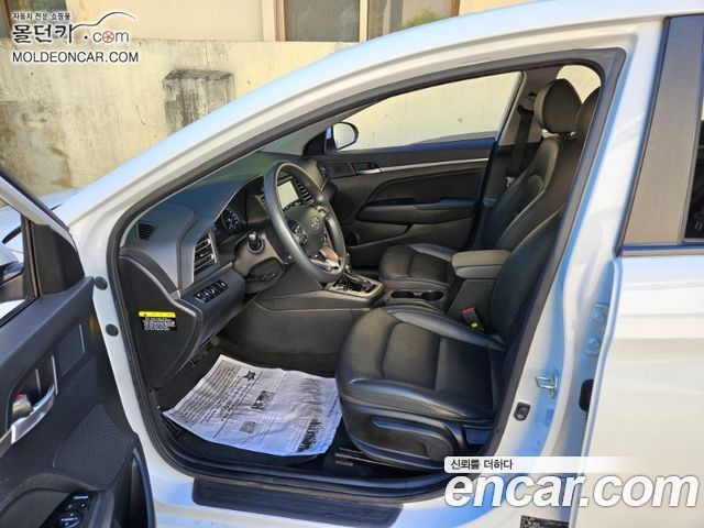 Hyundai AVANTE 2019 — photo 15