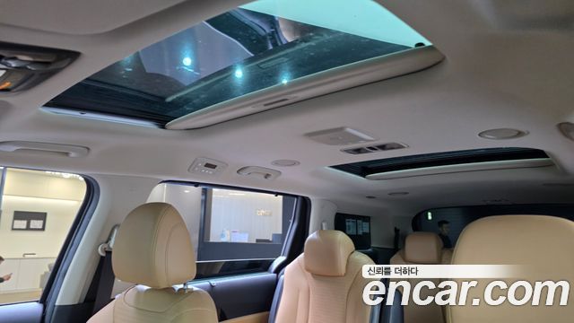 Kia Canival 2022 — photo 24