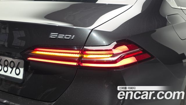 BMW 5-Series 2024 — photo 9