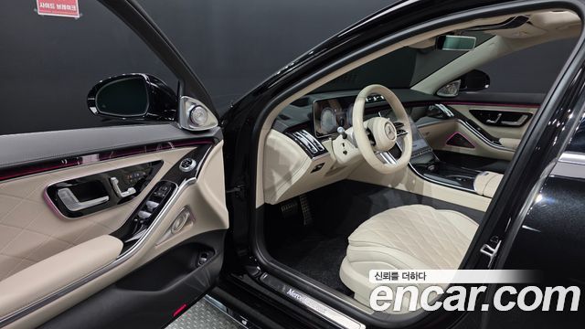 Mercedes-Benz S-Class 2023 — photo 13