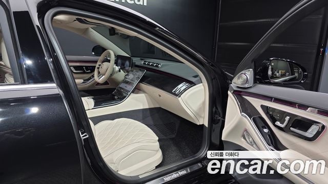 Mercedes-Benz S-Class 2023 — photo 17
