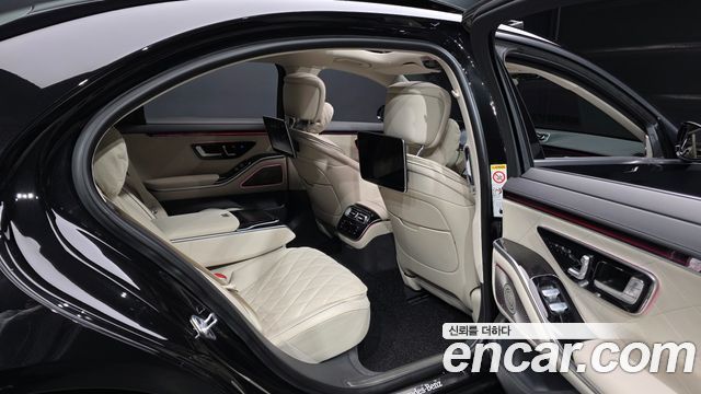 Mercedes-Benz S-Class 2023 — photo 18