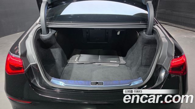 Mercedes-Benz S-Class 2023 — photo 26