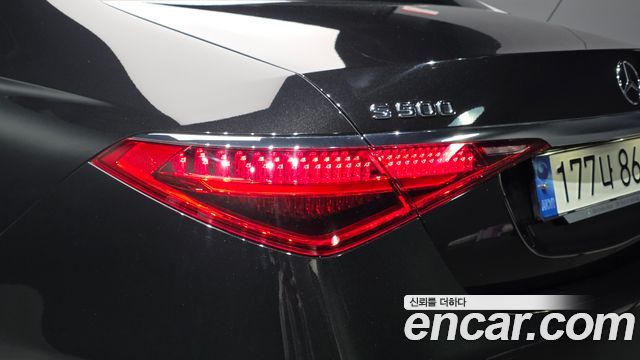 Mercedes-Benz S-Class 2023 — photo 9