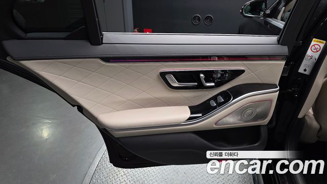 Mercedes-Benz S-Class 2023 — photo 15