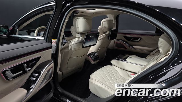 Mercedes-Benz S-Class 2023 — photo 16