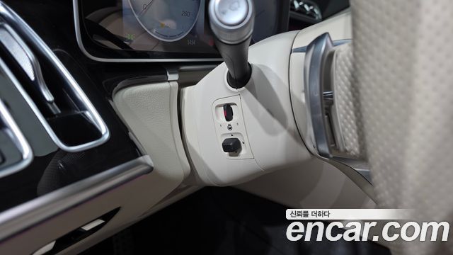 Mercedes-Benz S-Class 2023 — photo 33
