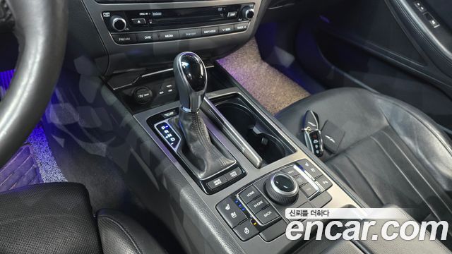 Hyundai Genesis 2016 — photo 12