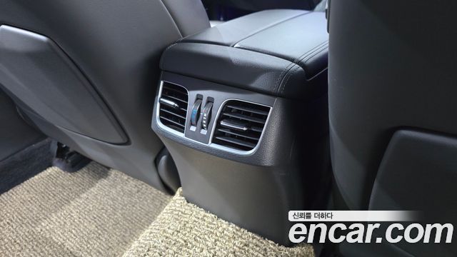 Hyundai Genesis 2016 — photo 31