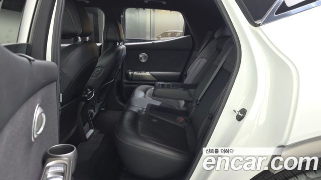Genesis GV60 2022 — photo 12