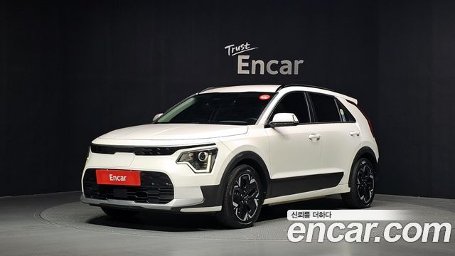 Kia Niro 2023 — photo 1