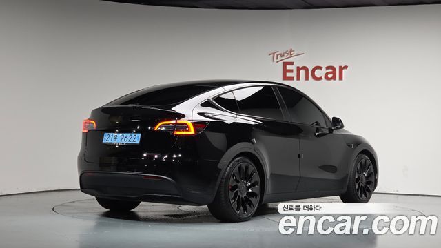 Tesla Model Y 2021 — photo 2
