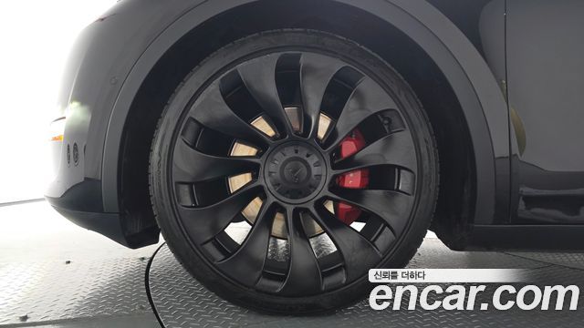 Tesla Model Y 2021 — photo 5