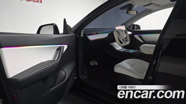 Tesla Model Y 2021 — photo 13