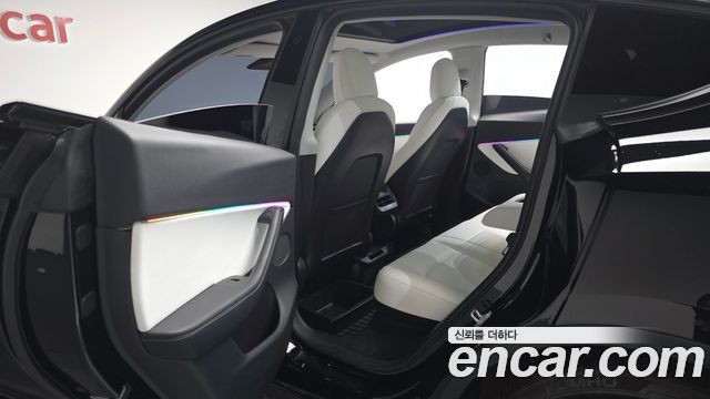 Tesla Model Y 2021 — photo 18