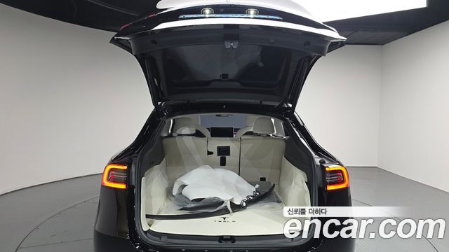 Tesla Model Y 2021 — photo 26