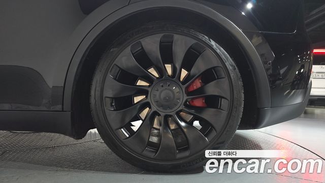 Tesla Model Y 2021 — photo 7