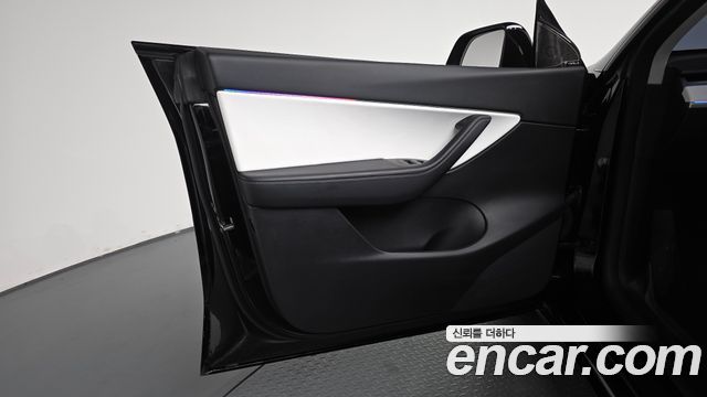Tesla Model Y 2021 — photo 14